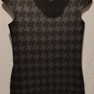 Express Black and Gray Houndstooth Cap Sleeve Tunic Mini Knit Dress Size XS